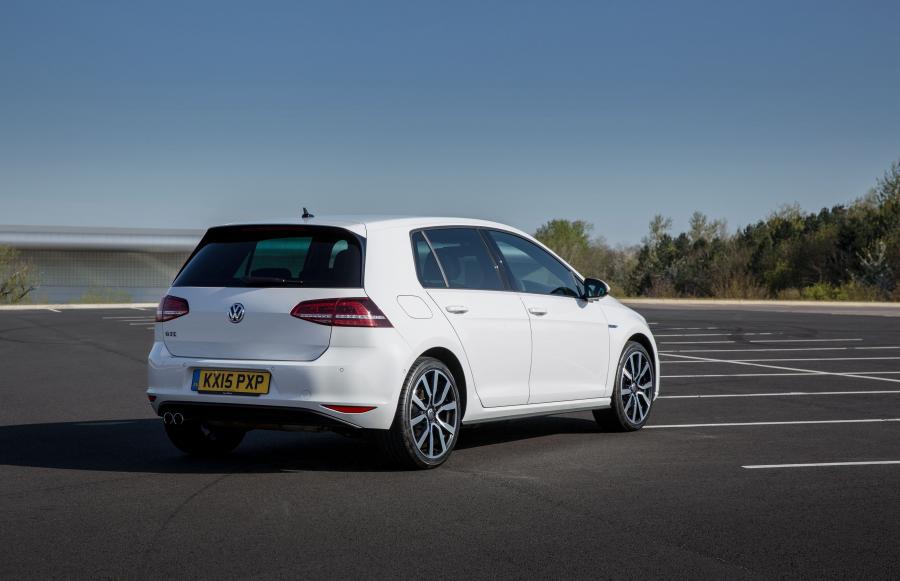  Volkswagen Golf GTE 2015 года  (UK) (фото 6 из 22)